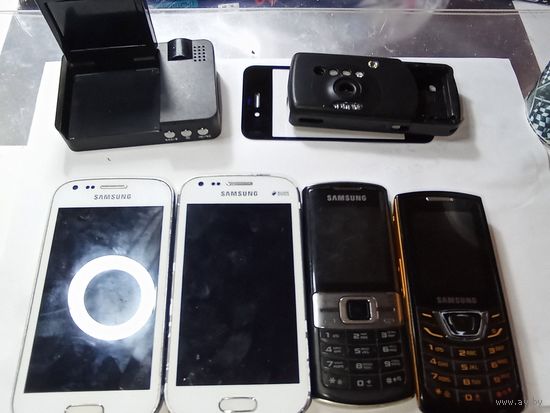 Телефоны , запчасти и видеорегистратор одним лотом .