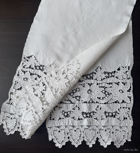 Старинный рушник с вышивкой Ришелье