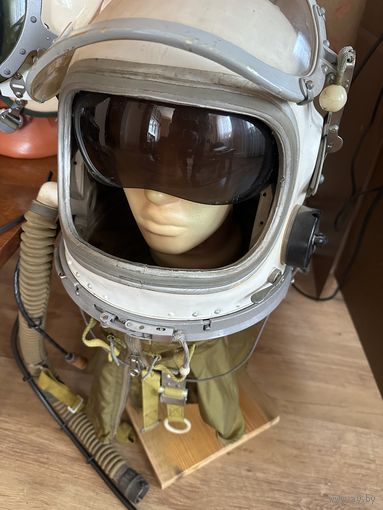 ГШ-6 советских пилотов истребительной авиации в комплекте с тканевой защитой  шеи .Полностью рабочий.