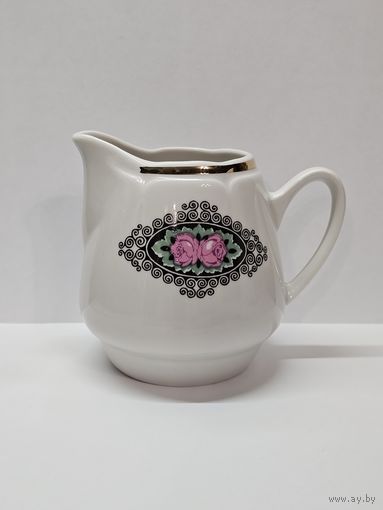 Сливочник фарфор Рига СССР.