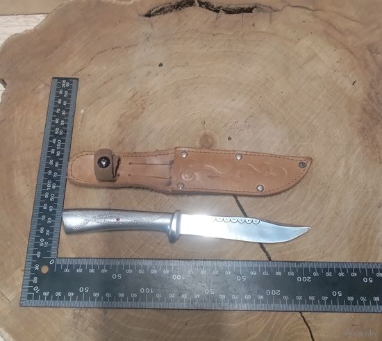 Нож с ножнами