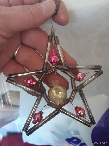 Елочная игрушка стеклярус звезда.