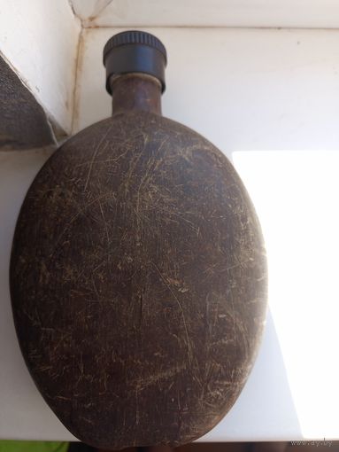 Фляжка немецкая 1942 года. Есть повреждения. Смотрите фото.