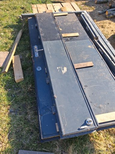 Дверь б/у,двухстворчатые