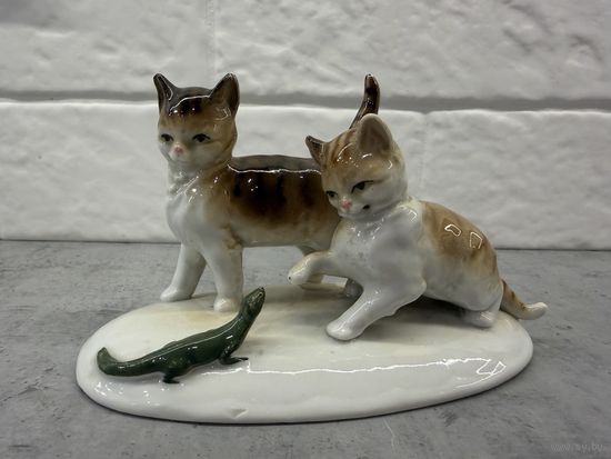 Статуэтка. ИГРАЮЩИЕ КОТЯТА. Германия. 50/60 года.   Распродажа коллекции!!!