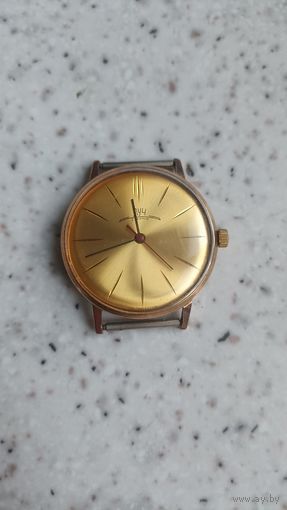Часы луч, коллекционное состояние, ау20  на ходу , с рубля