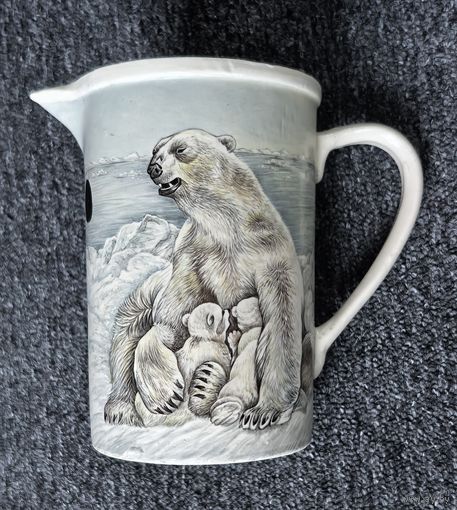 Кружка, кувшин, ёмкость для воды? Живопись. Белые медведи. Медведица с медвежатами. Клеймо ЛФЗ. Подписано Ризнич.