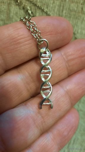 Цепочка с кулончиком в виде ДНК