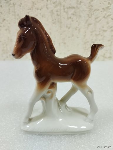 Статуэтка фарфорова Жеребёнок