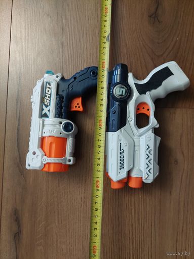 Пара игрушечных пистолетов shoot