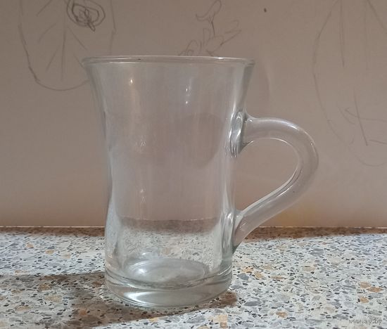 Кружка стеклянная.