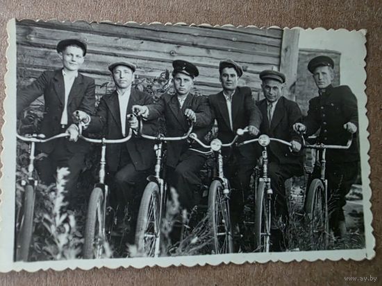 ВЕЛОСИПЕДИСТЫ.