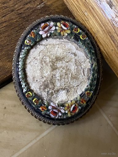 Брошь в бронзе портретная с каменной инкрустацией (филигранная работа)