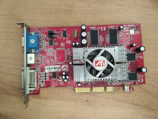 Видеокарта Gigabyte ATI Radeon R9200 128M DDR AGP VGA/TVo/DVI-I (gc-r9200-c3, rev 1.1)