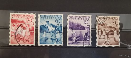 Нидерландские Антильские острова 1951 год. Уход за детьми*  Mi 29-32 нет 1 марки - 33