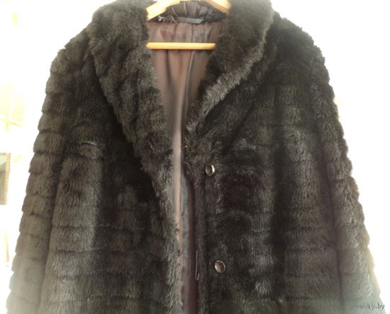 Шуба искусственная черная, б.у, р.50-52