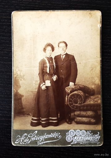 Молодая пара. Фотограф Адольф фон Свейковский, Ярославль. Конец 19-го века.