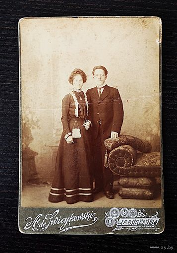 Молодая пара. Фотограф Адольф фон Свейковский, Ярославль. Конец 19-го века.