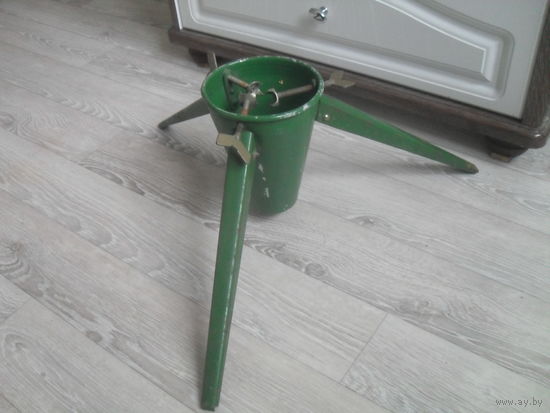 Подставка под елку.Знак качества.