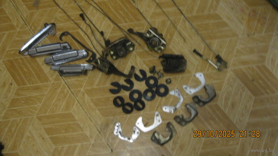 Замок ,механизм и дверные ручки ВАЗ 2106 одним лотом