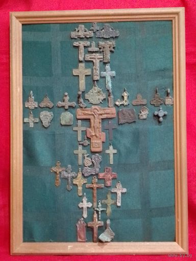 Крестики старые,панно, композиция из осколков старины