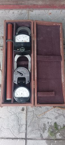 Клещи токоизмерительные Ц-90.