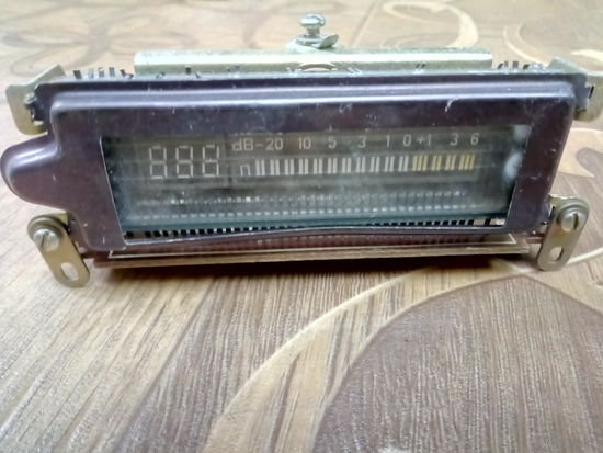 Плата с деталями. индикатор.