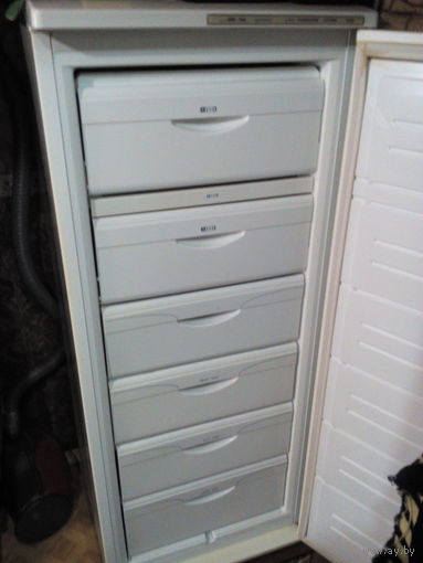 Морозильник - "Атлант - 164" - Шесть Отделений - С Алюминиевыми Полками.