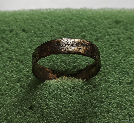 Кольцо с геометрическим орнаментом XVIIIв.  Диаметр 19мм. лот ок-7,5