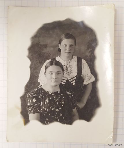 Лида и Рая. 1941