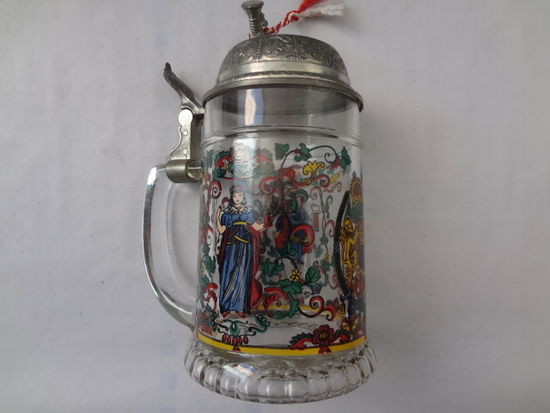 Пивная кружка Герб + дама + кавалер. (музыкальная).