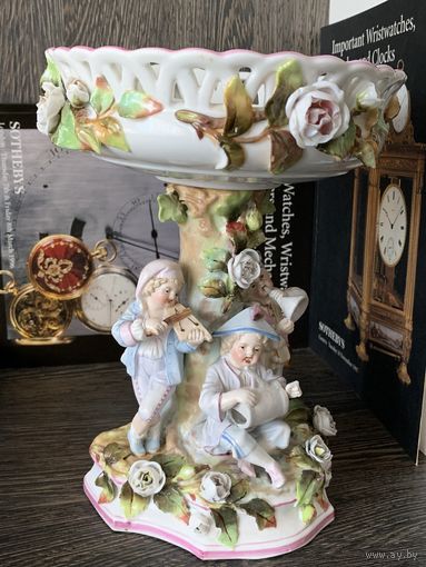 Великолепная фарфоровая фруктовница, конфетница.