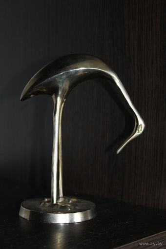 Декоративная статуэтка "Цапля", выполнена в стиле модерн.