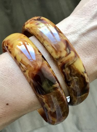 Браслет. Браслет из бакелита.