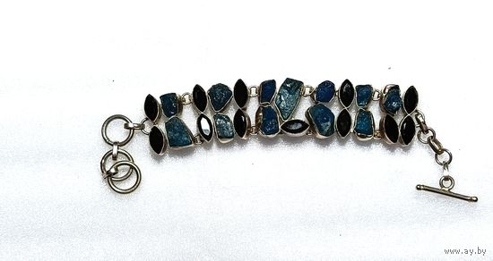 Браслет синий апатит и чёрный оникс.