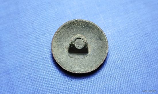 Пуговица с кованным ушком.