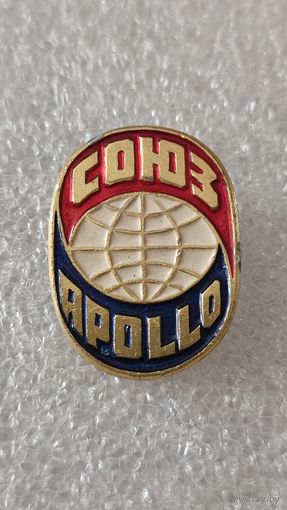 Значек знак Союз-Аполлон Космос,200 лотов с 1 рубля!!!
