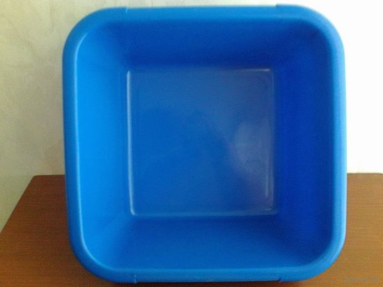 Квадратный Контейнер для Продуктов - Размеры: 22х22 см - Высота - 11 см.