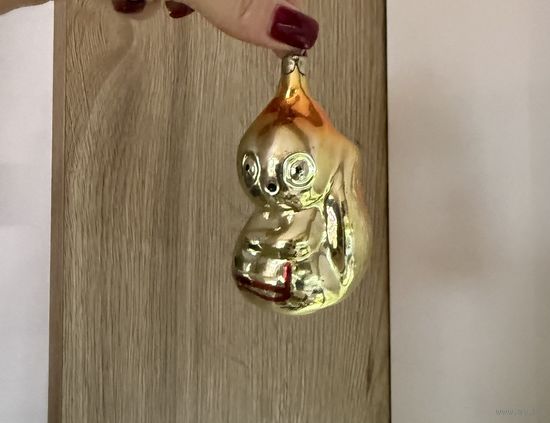 Елочная игрушка Белка в фартуке СССР К.7