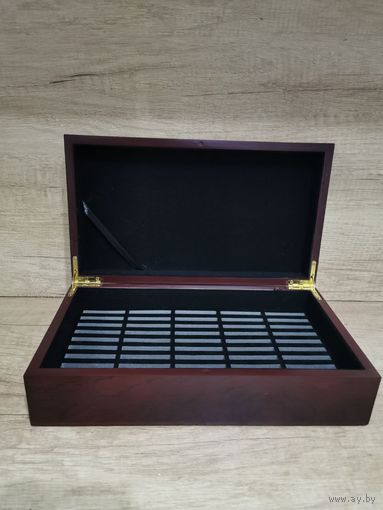 Деревянный ящик для 50 монет в капсулах до 49 мм и квадрокапсулах. Уценка. С рубля