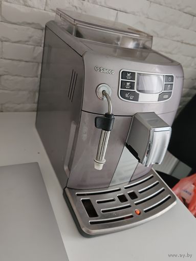 Кофе машина saeco. Работает все хорошо!!