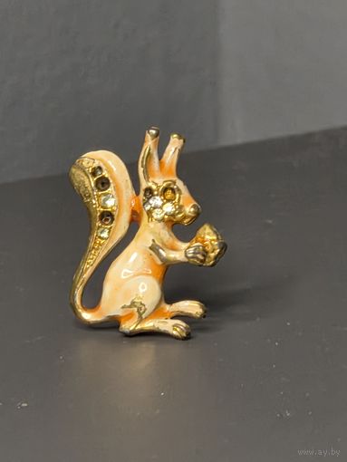 Белка брошка СССР