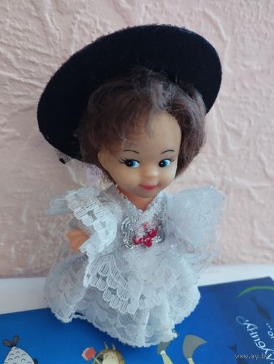 Куколка гдр