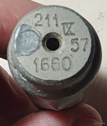 Кварцевый резонатор 211 - 1660. 1957 год. Радиолампа. Радио лампа кварц кГц МГц