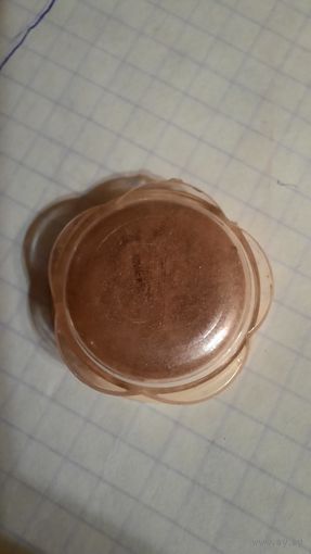 Тени или румяна коричневые СССР (раскололись и просыпались)