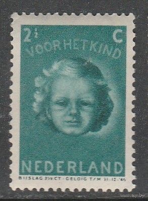Нидерланды 2 1/2с /Уход за детьми/ 1945г