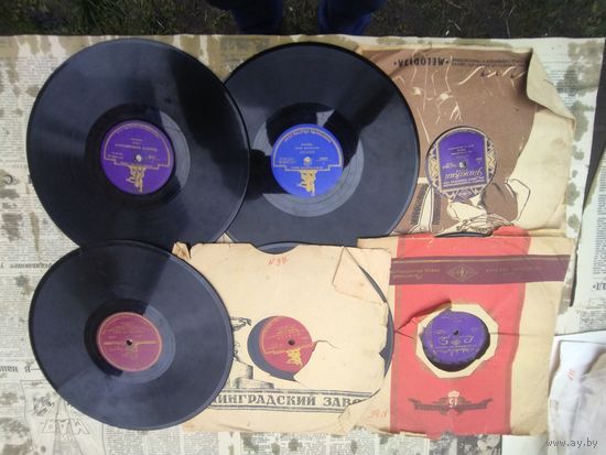 Пластинки патефонные 10 патефонные и 2 винил