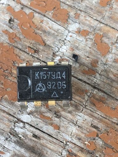 Микросхема К157УД4