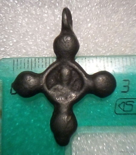 Крестик.Очень старенький.