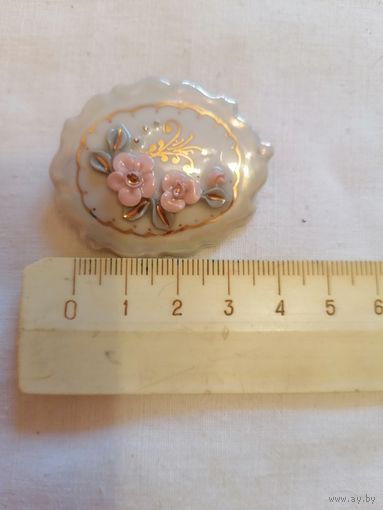 Брошь фарфоровая СССР